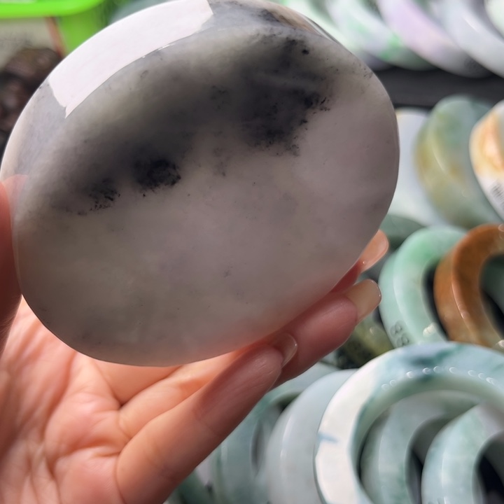 定制翡翠未镶嵌翡翠手镯