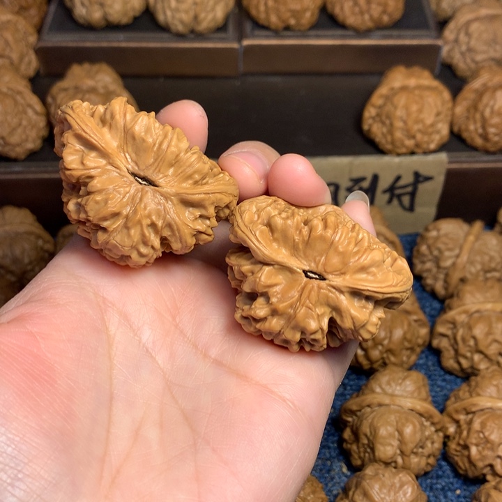 桃核吊坠钟*生蛤蟆核桃