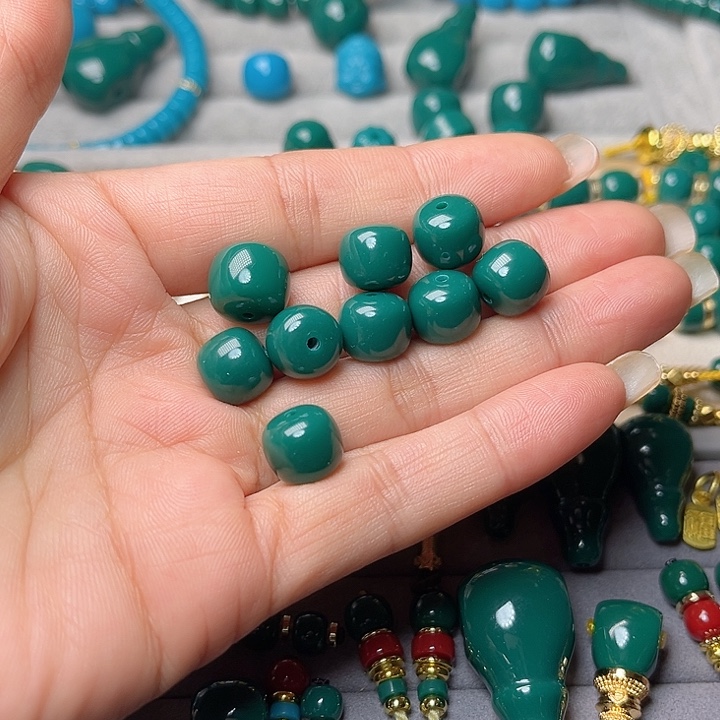 待***…绿色老型珠卡10m八个，11m一个