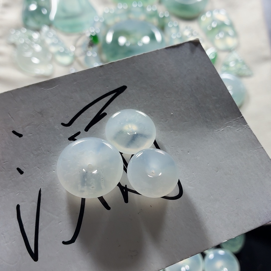 南***晨翡翠未镶嵌颈饰翡翠