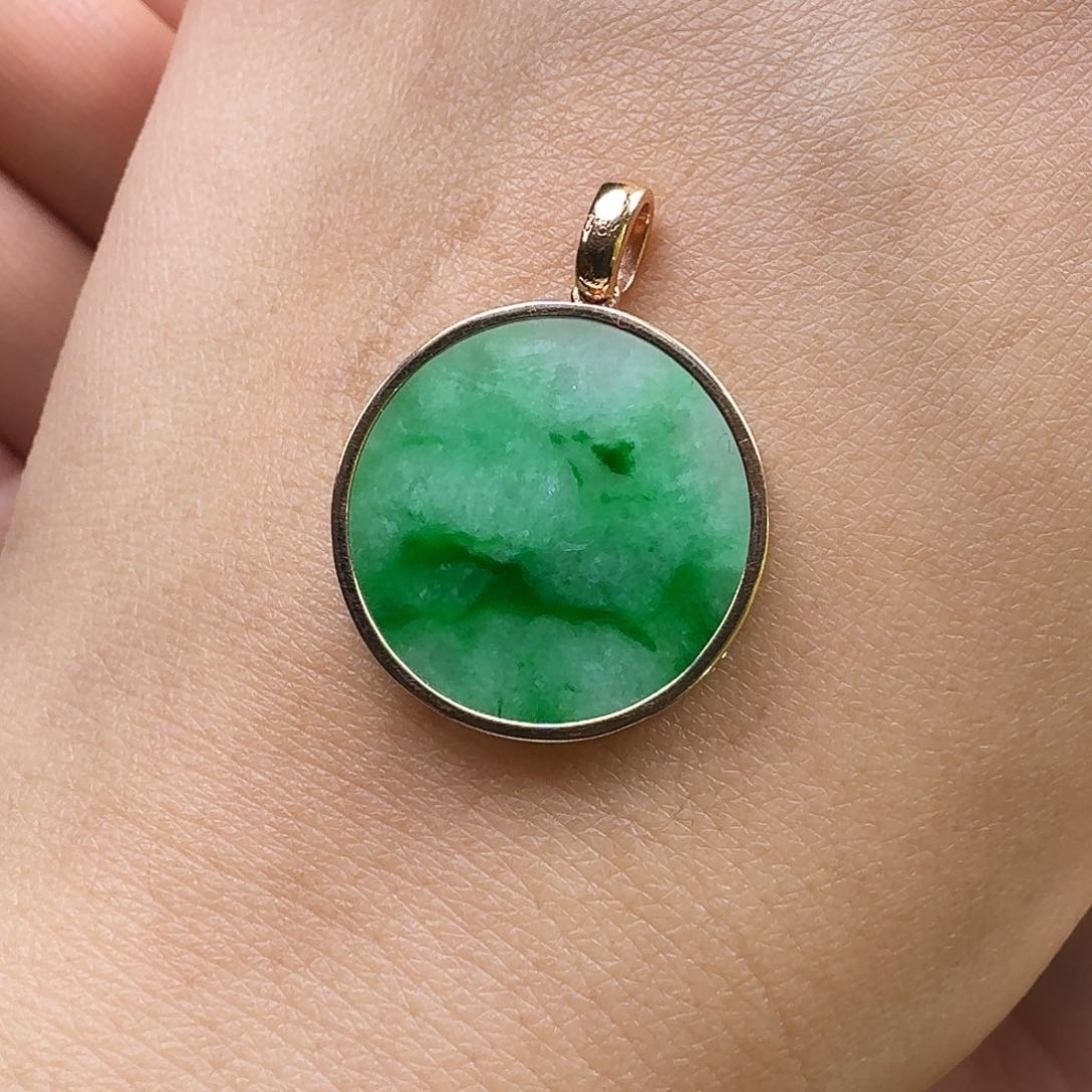 翡翠18K金镶嵌颈饰无事牌