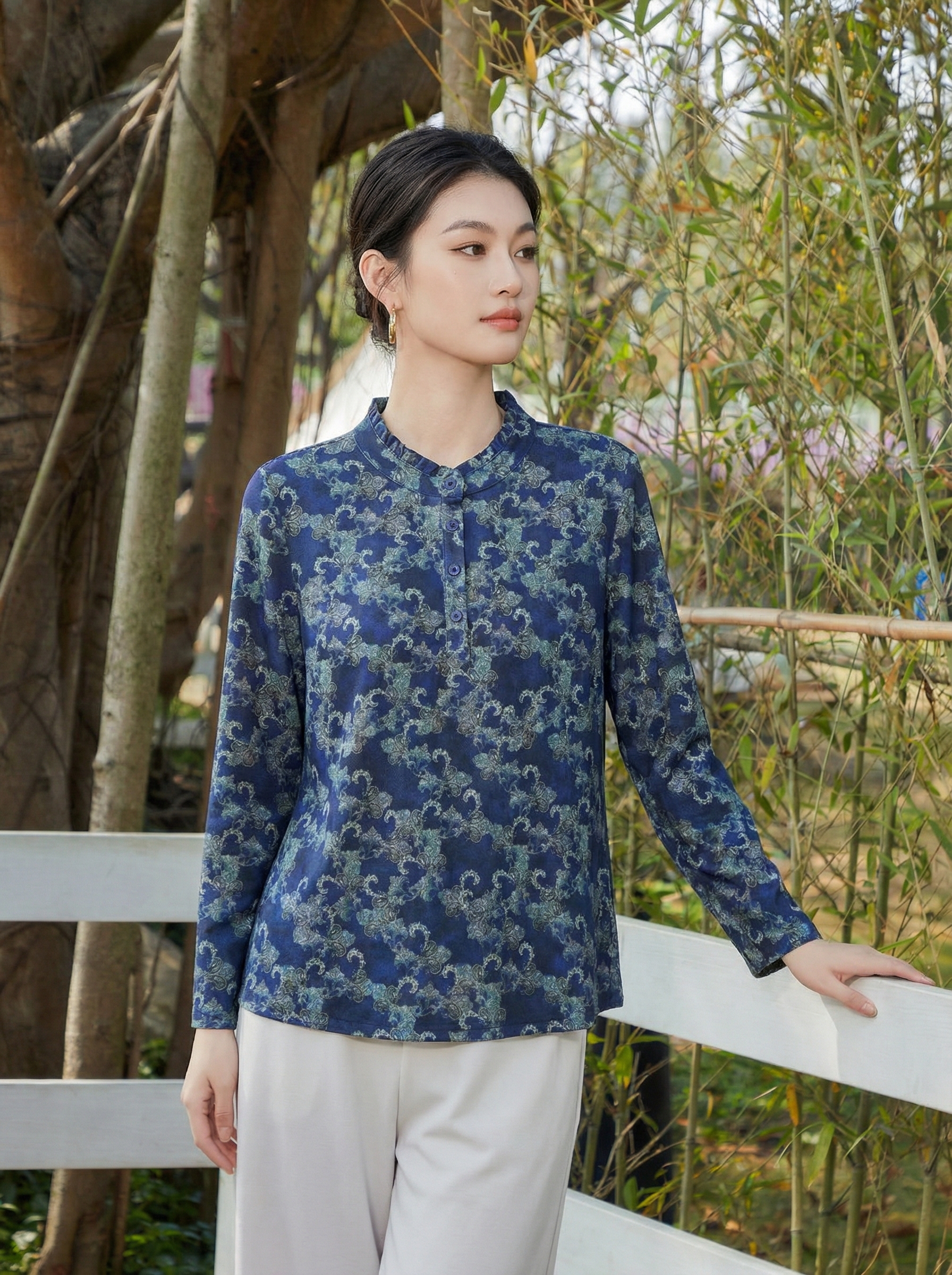 法式设计感木耳领边春秋冬新款外穿可打底洋气妈妈装长袖女上衣