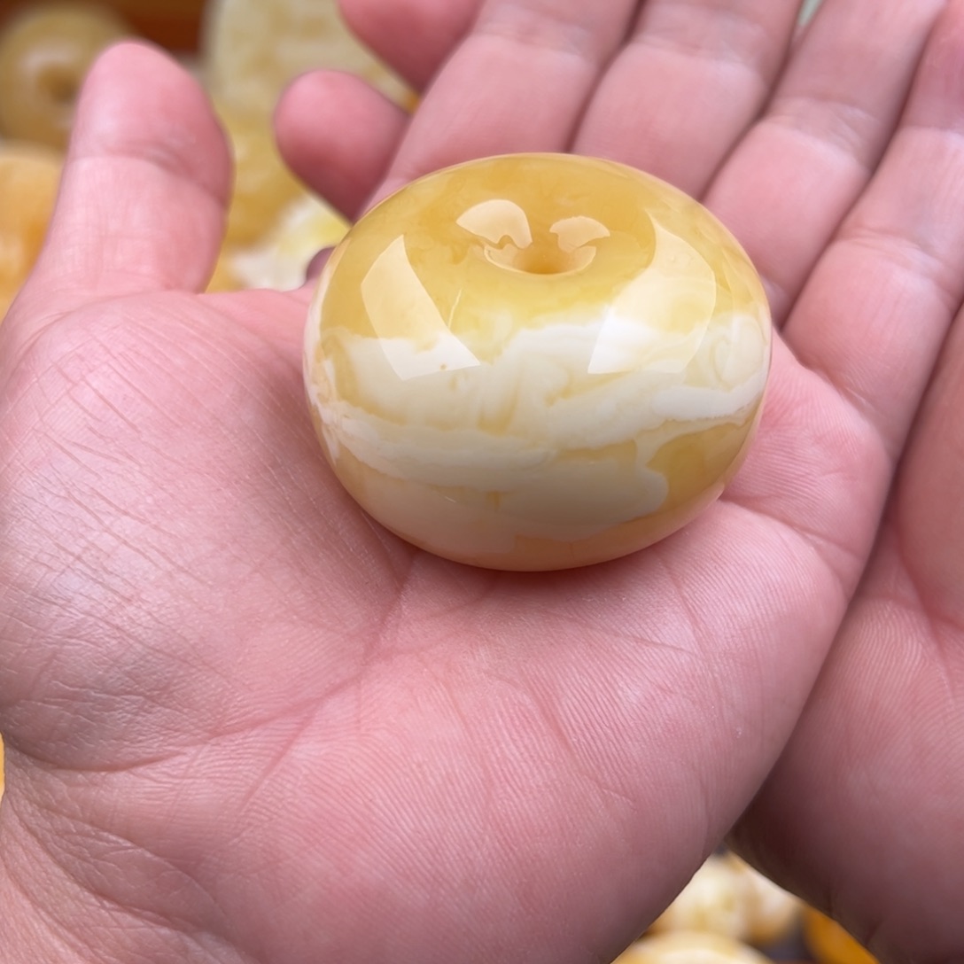 琥珀颈饰未镶嵌纯天然蜜蜡