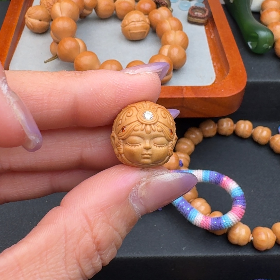 猴头核桃吊坠镶嵌扎基拉姆1.6尺寸单粒