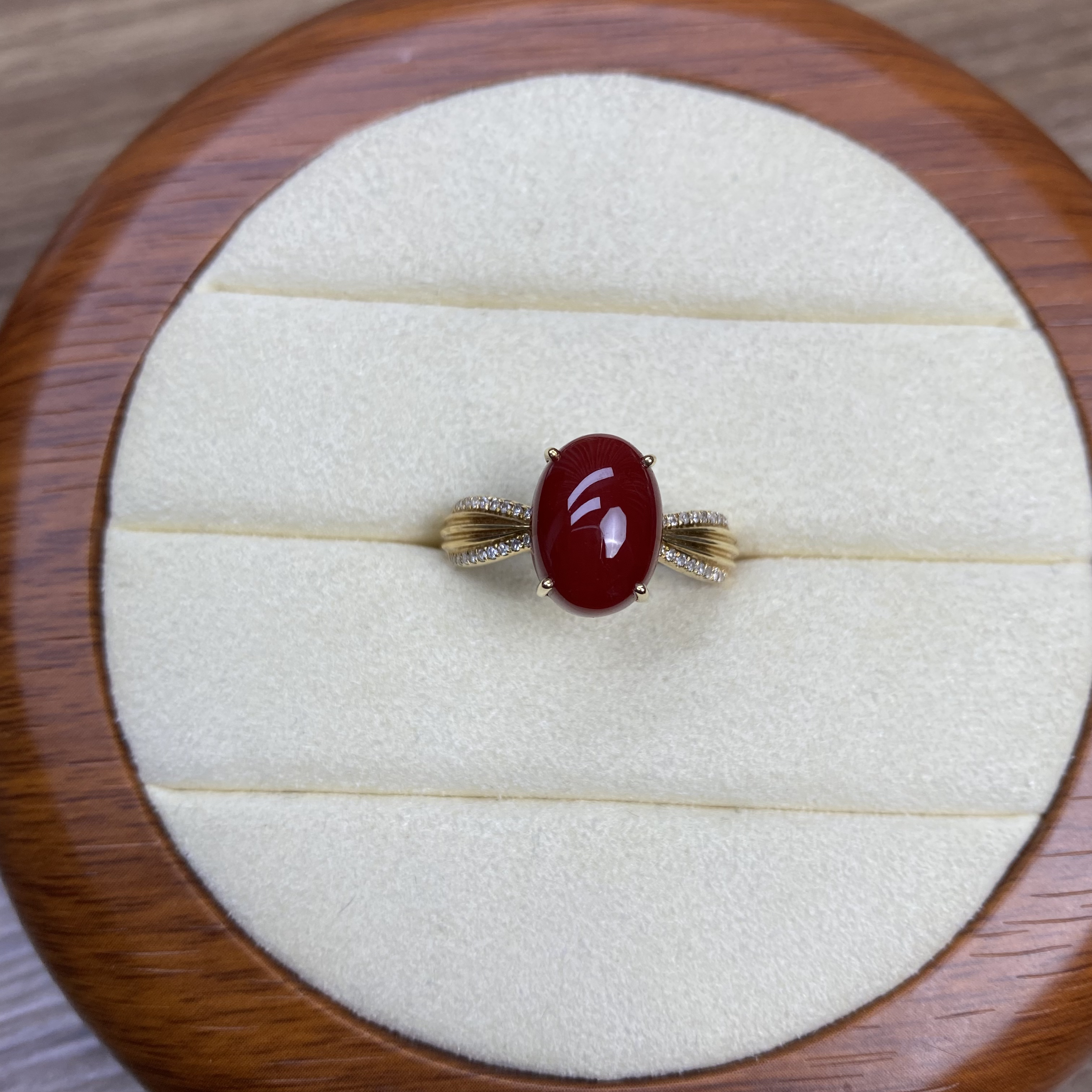 阿卡红珊瑚赤黑牛血红蛋面戒指优雅气质轻奢宫廷风复古高级感