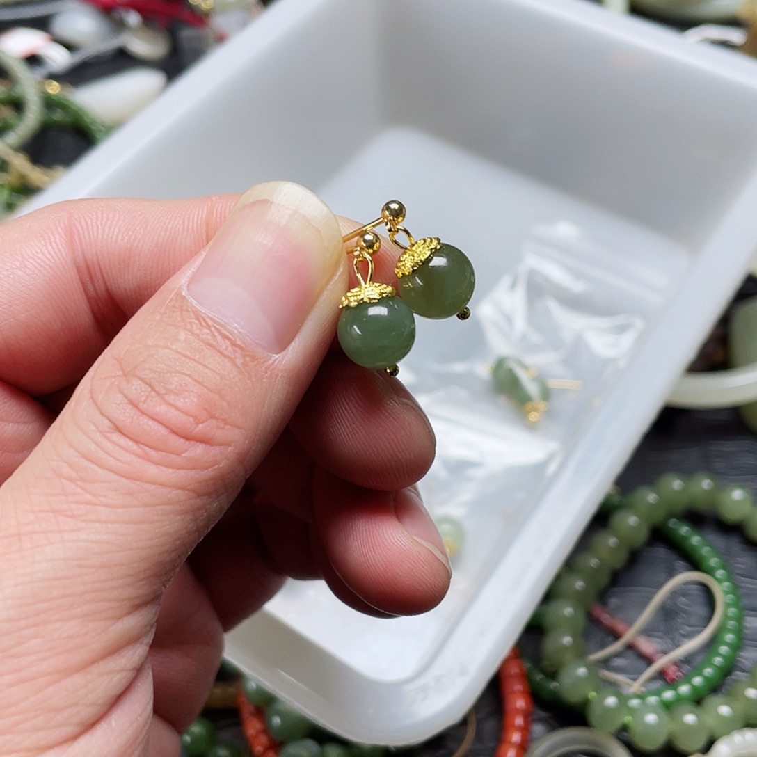 未镶嵌和田玉耳饰