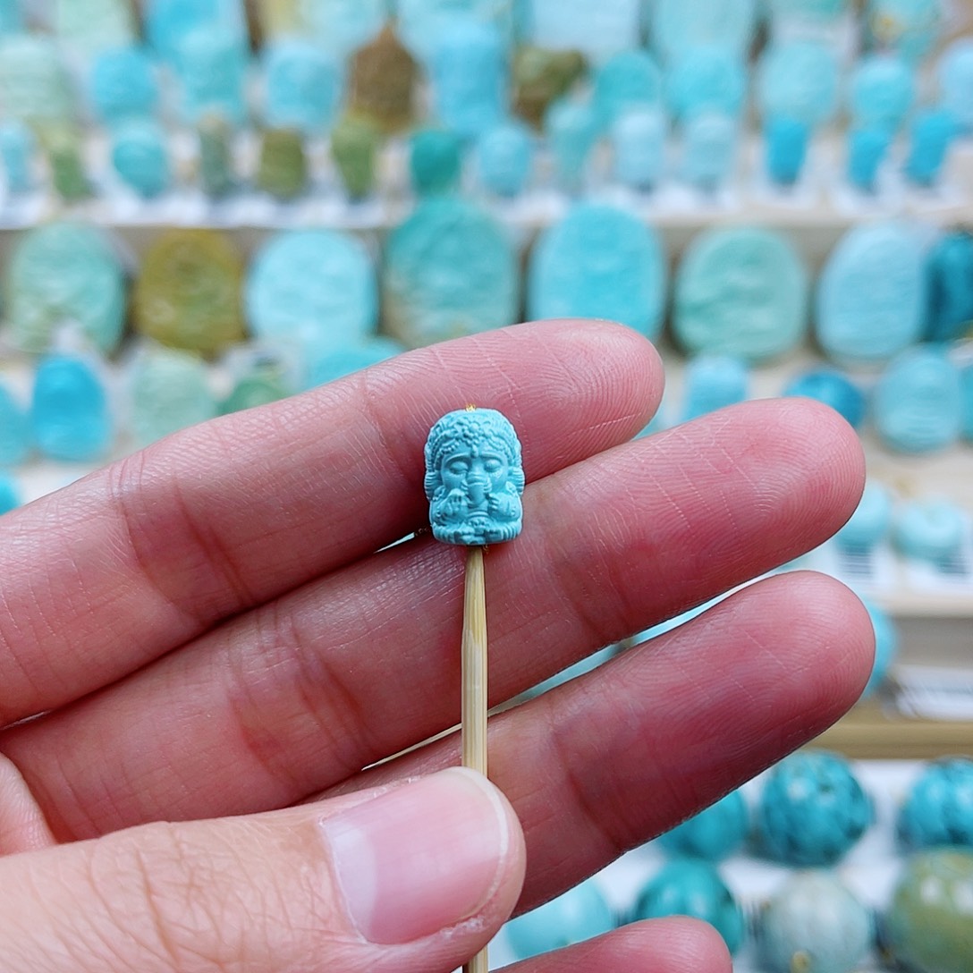 绿松石未镶嵌珠宝奇石