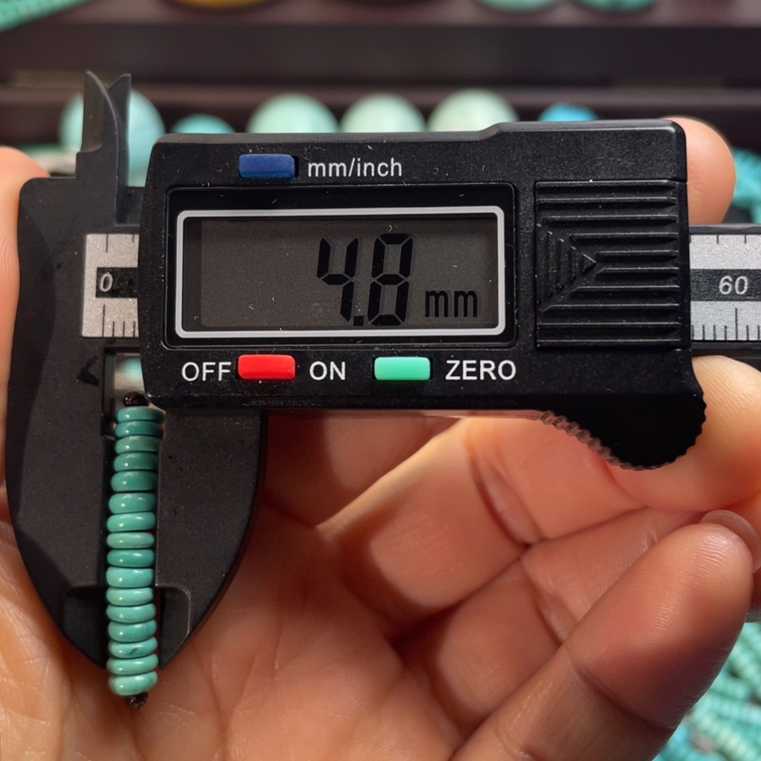 绿松石颈饰未镶嵌