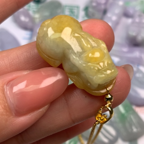 翡翠颈饰未镶嵌翡翠