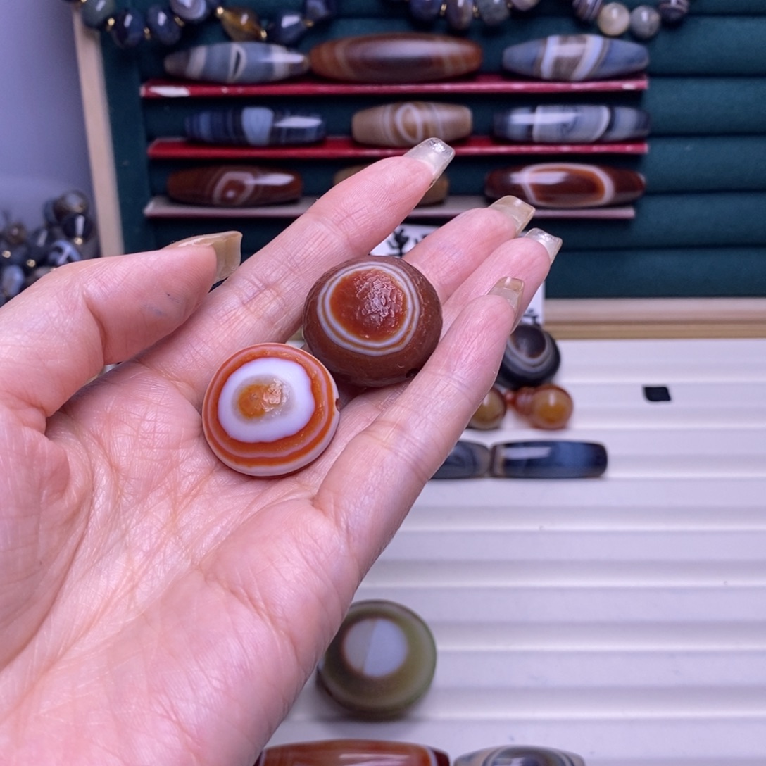 大***钿玛瑙/玉髓合金颈饰