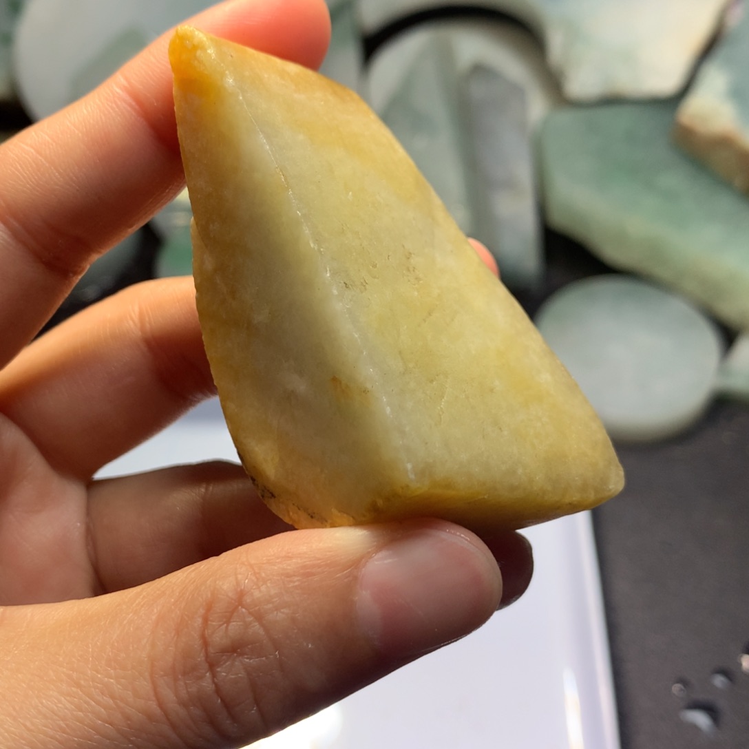 翡翠颈饰未镶嵌料子