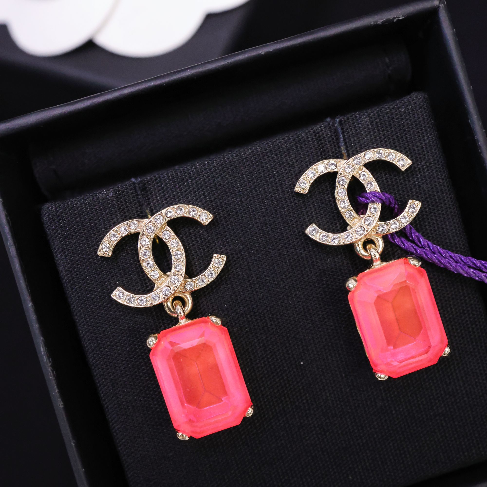 未使用 Chanel/香奈儿 满钻双C粉红晶透方钻吊坠耳环 06100