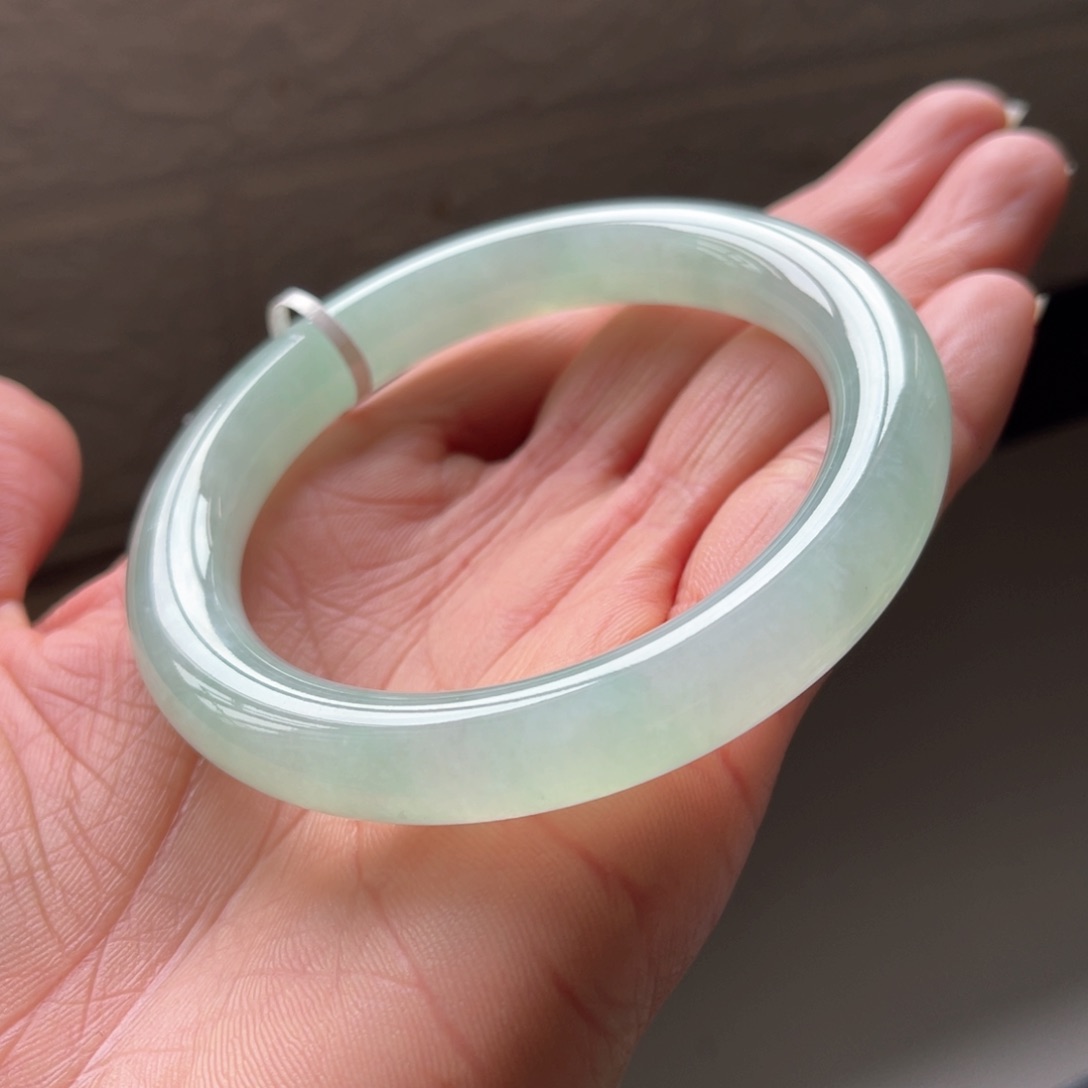 翡翠手镯未镶嵌55.1圈三天鉴赏期