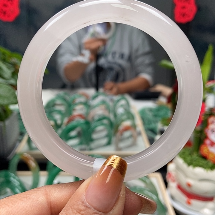 石英质玉手镯未镶嵌