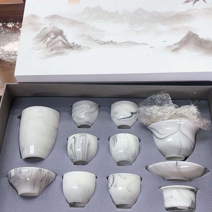 孤品茶具套装等。         