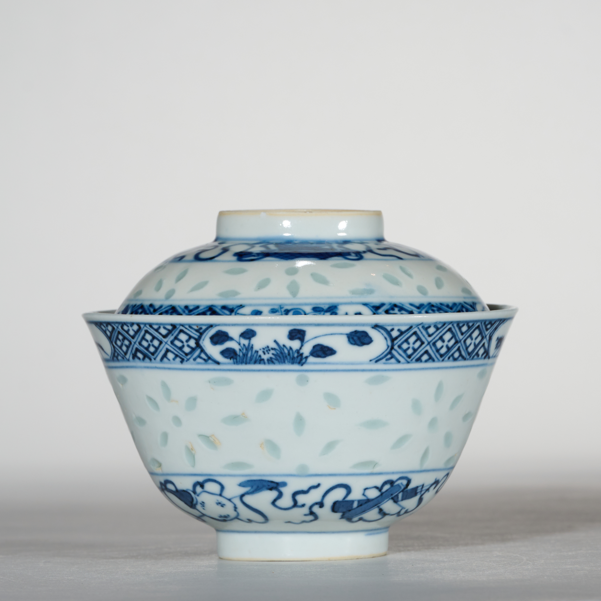 5770清光绪.青花玲珑盖碗【古董拍卖】