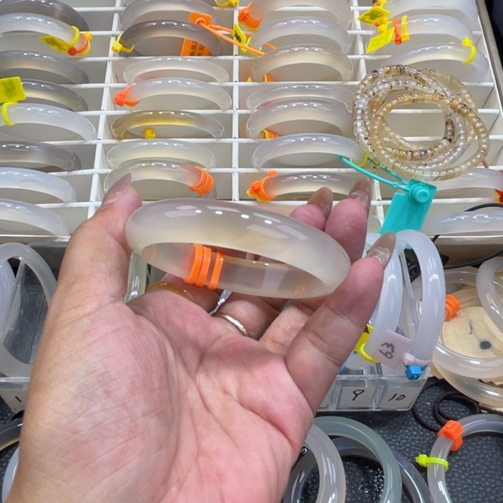 玛瑙/玉髓未镶嵌手镯