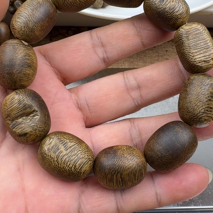 T***厂手串沉香金沙叶手串19克