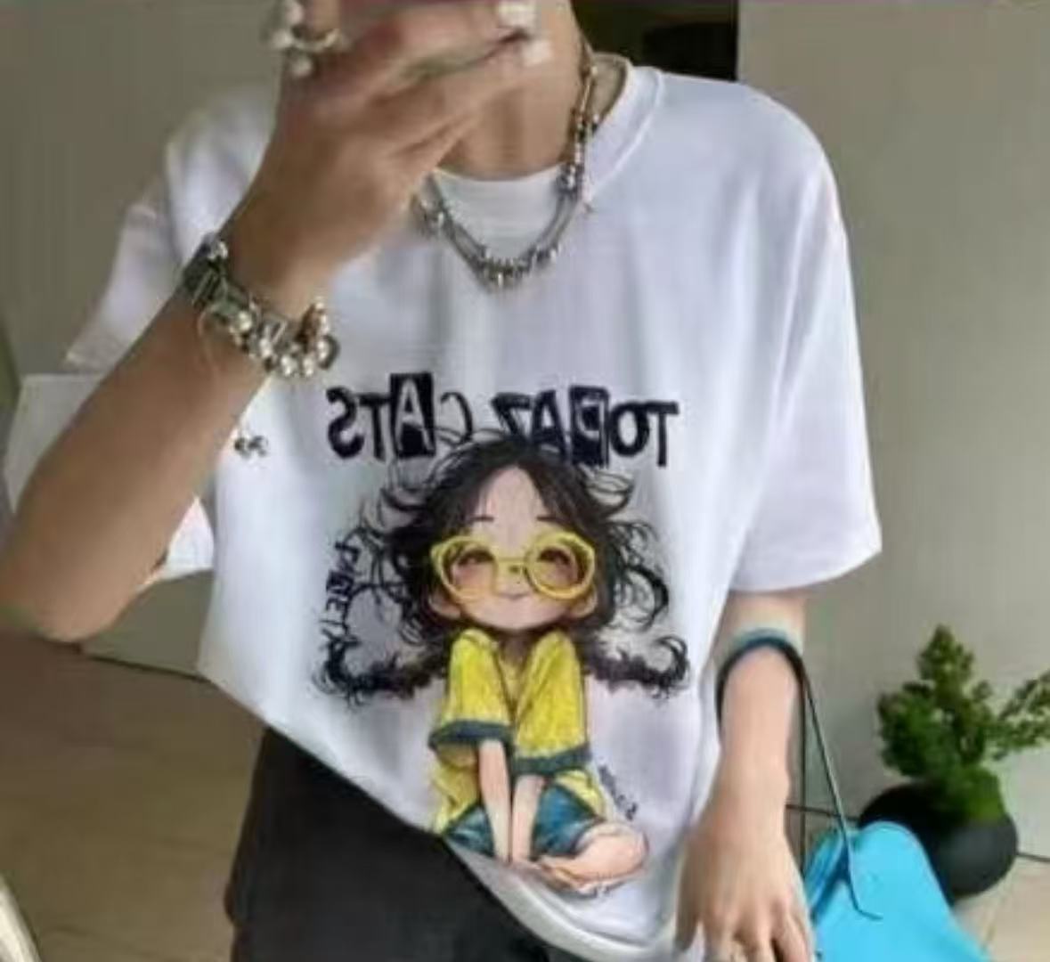 贵族家A2535白TO眼镜女孩宽松短袖