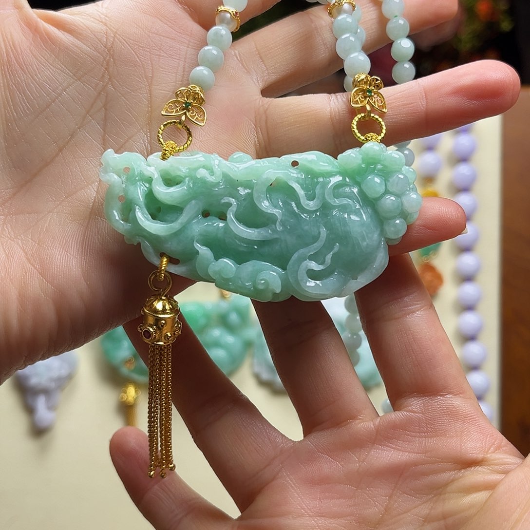 翡翠颈饰未镶嵌天然翡翠