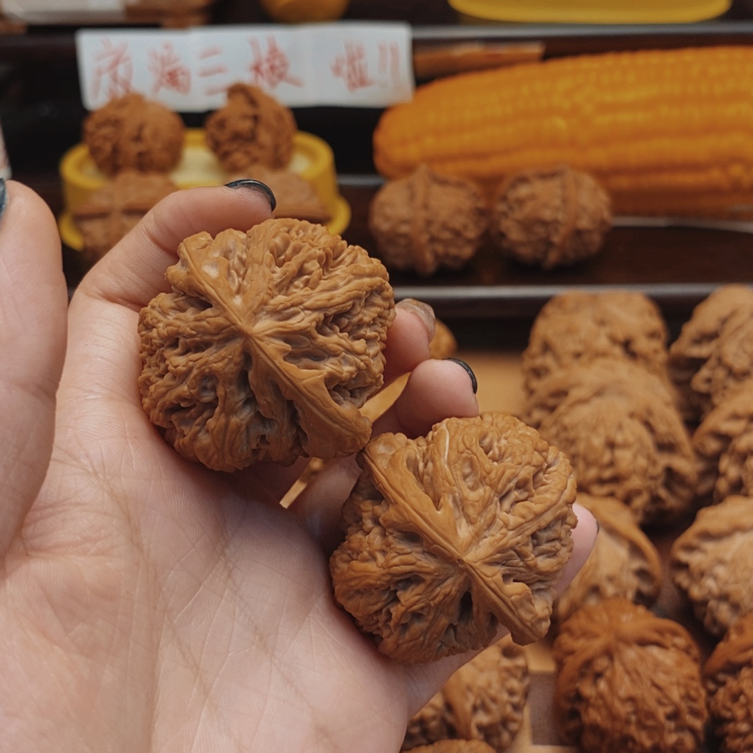 文玩核桃吊坠40粗筋