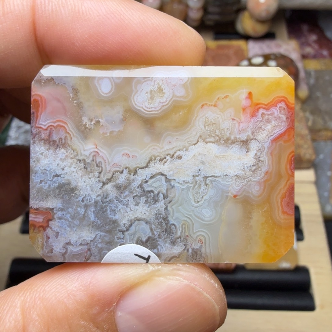 石英质玉未镶嵌纯天然色有机玉石保真色瑕疵特价不退换