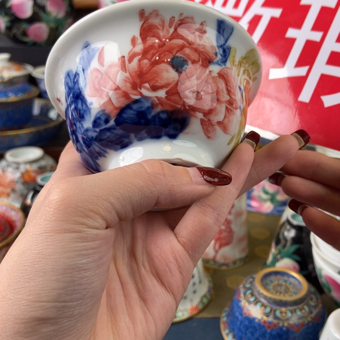 陶瓷艺术家的作品是一种