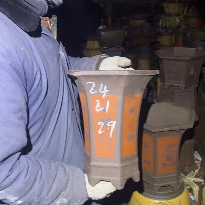 紫砂花盆紫砂花盆和小