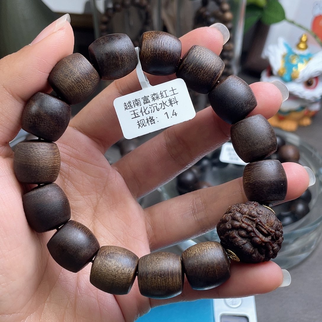 沉香手串富森红土老料