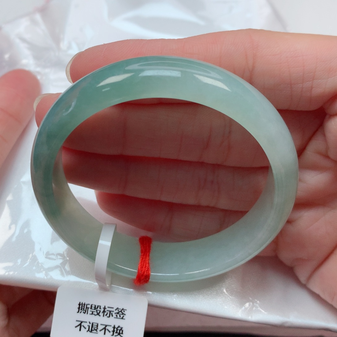 翡翠手镯未镶嵌52.3圈