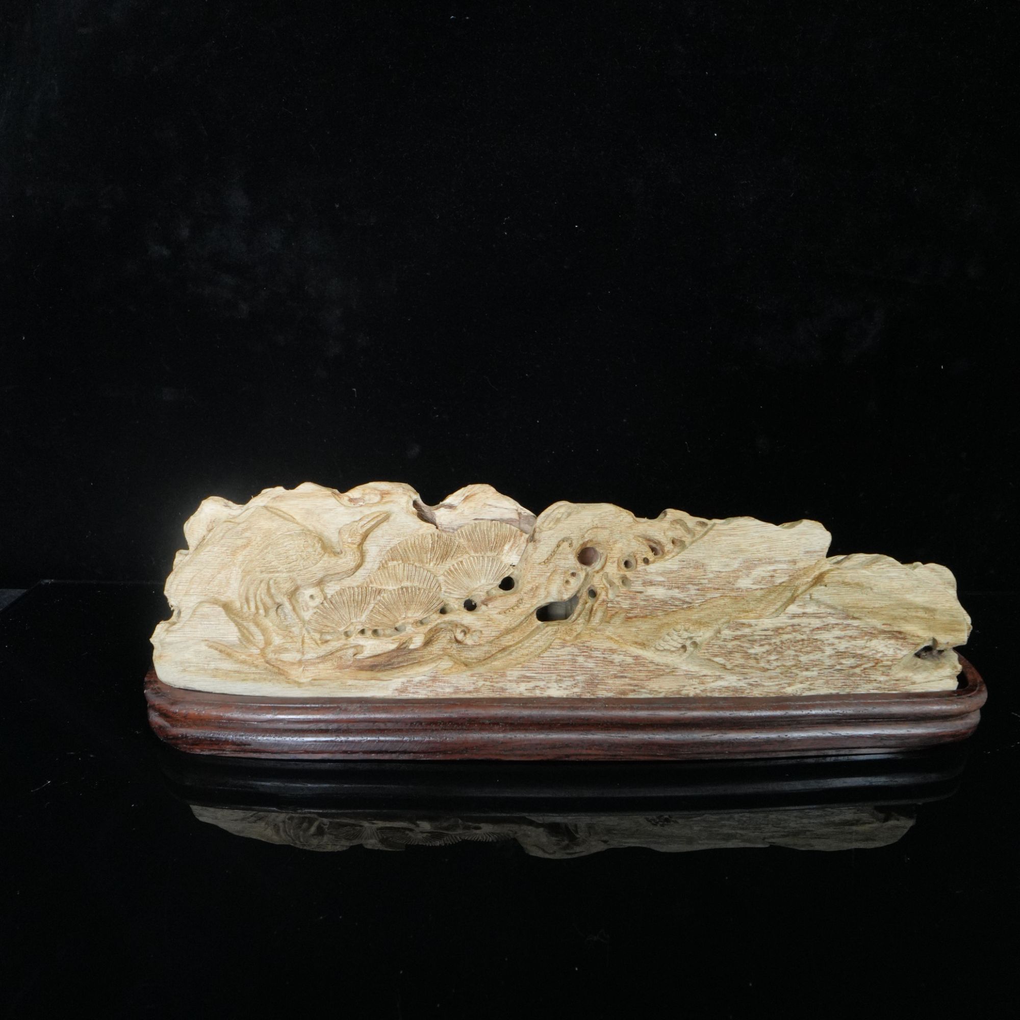 6570 巴布亚沉香虎斑纹老料松鹤香炉 32x8.5x9cm 491.9g