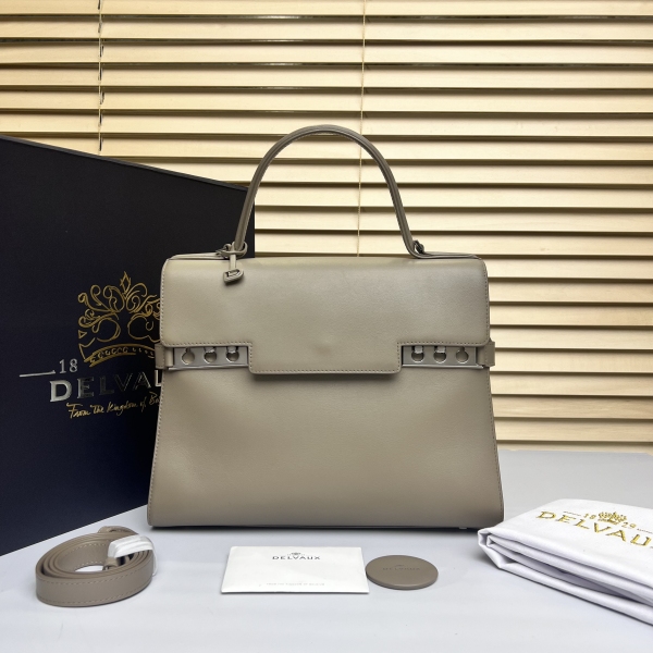 95新/德尔沃/市场价28500/包包/250221RN0034