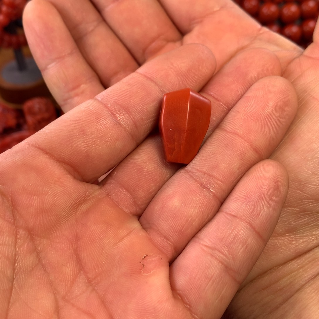 南红玛瑙配饰未镶嵌