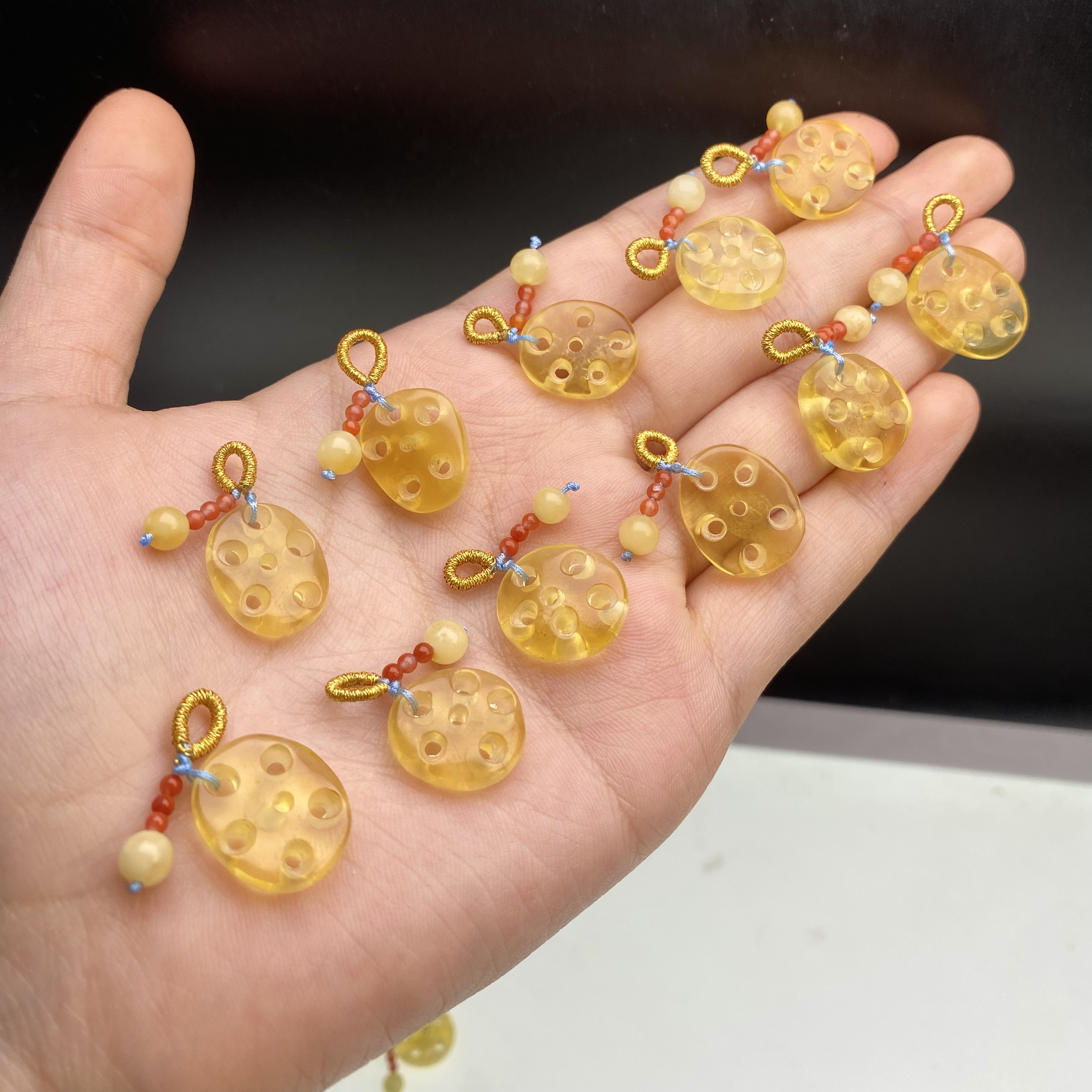 天然琥珀蜜蜡藕片小提溜