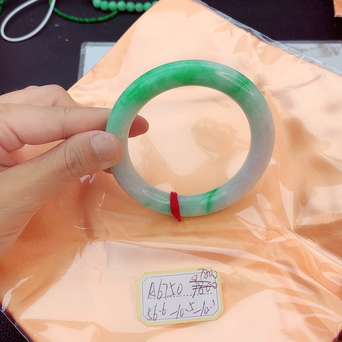 翡翠未镶嵌手镯翡翠