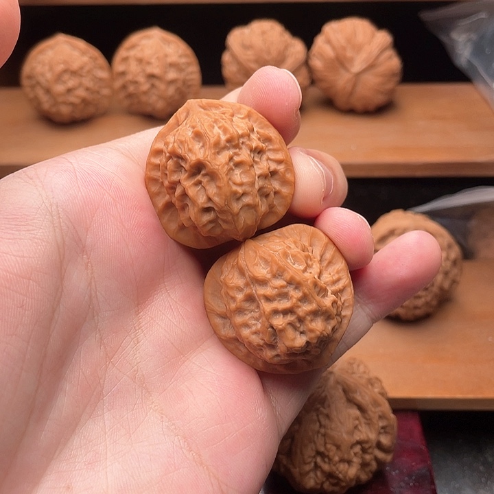 吊坠文玩核桃34全品毕业瓷娃娃