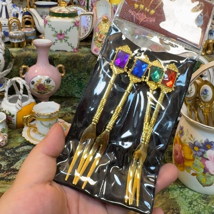 鹿与海陶瓷家居有限公司