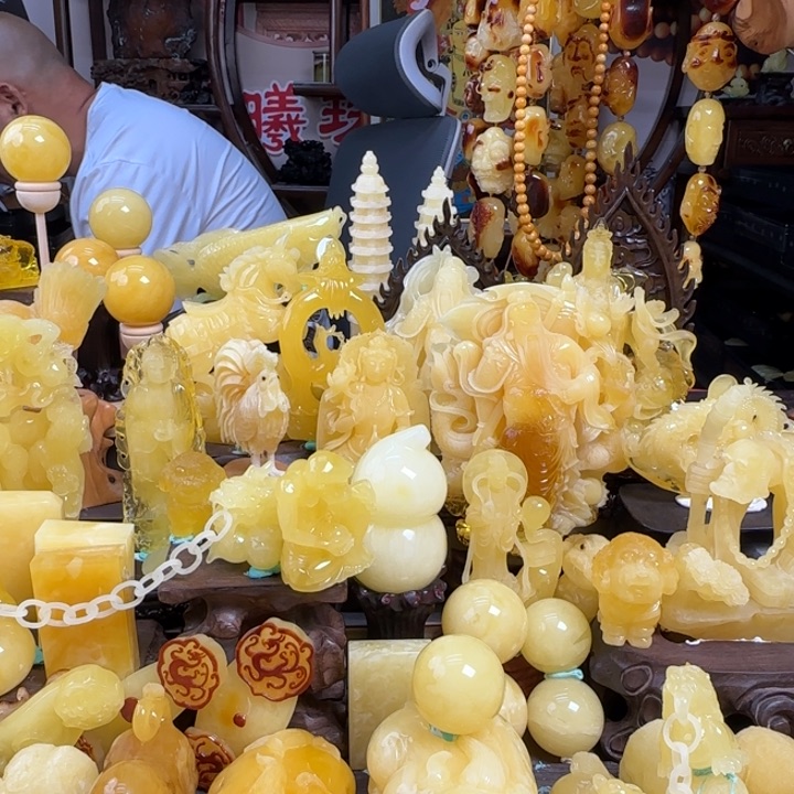 未镶嵌琥珀珠宝奇石