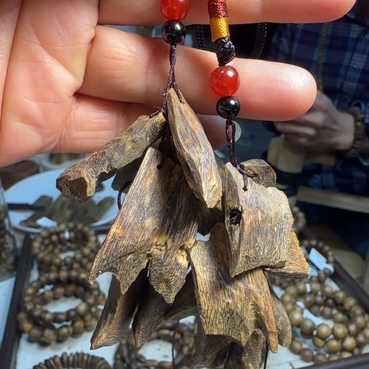 沉香碎屑沉香车挂