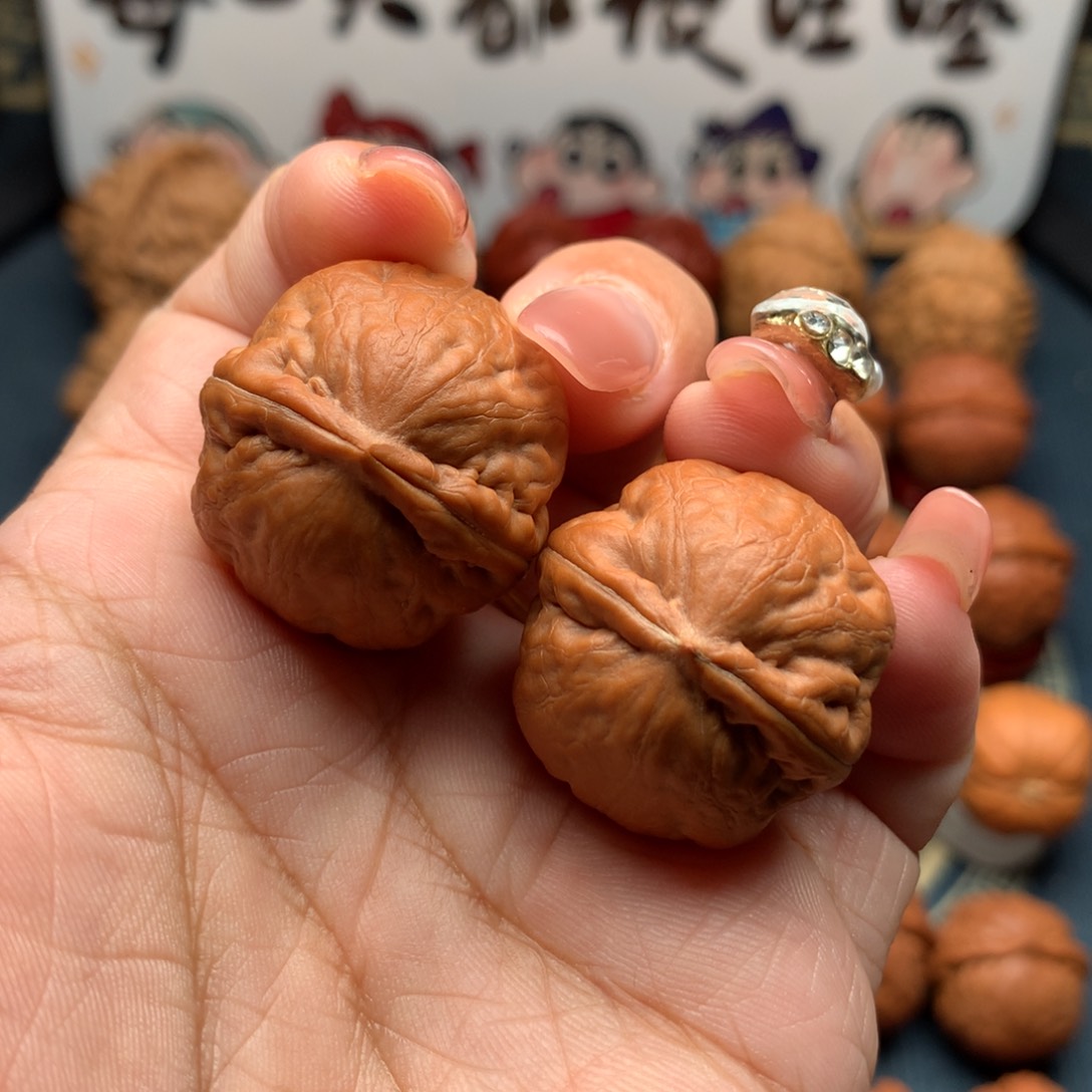 文玩核桃把件绣球