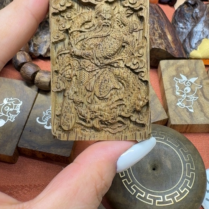 大叶紫檀（黑酸枝木类）