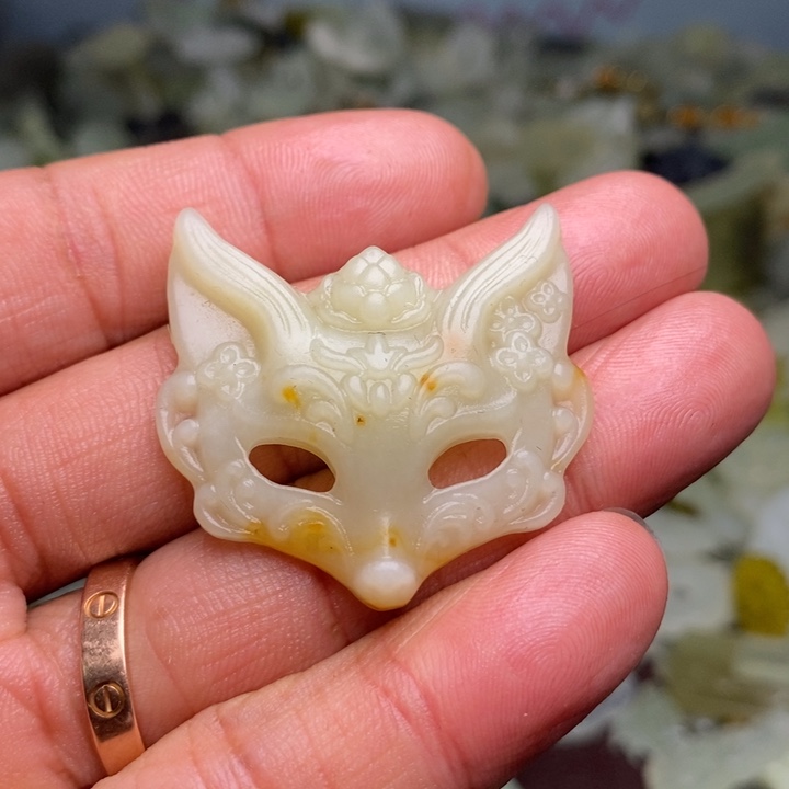 蛇纹石玉颈饰合金141