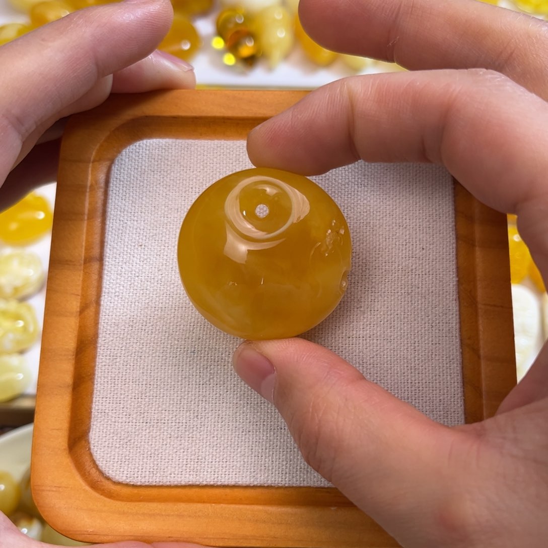 琥珀颈饰未镶嵌蜜蜡扣子