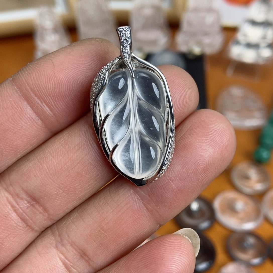 石英质玉吊坠银S925镶嵌妇****云