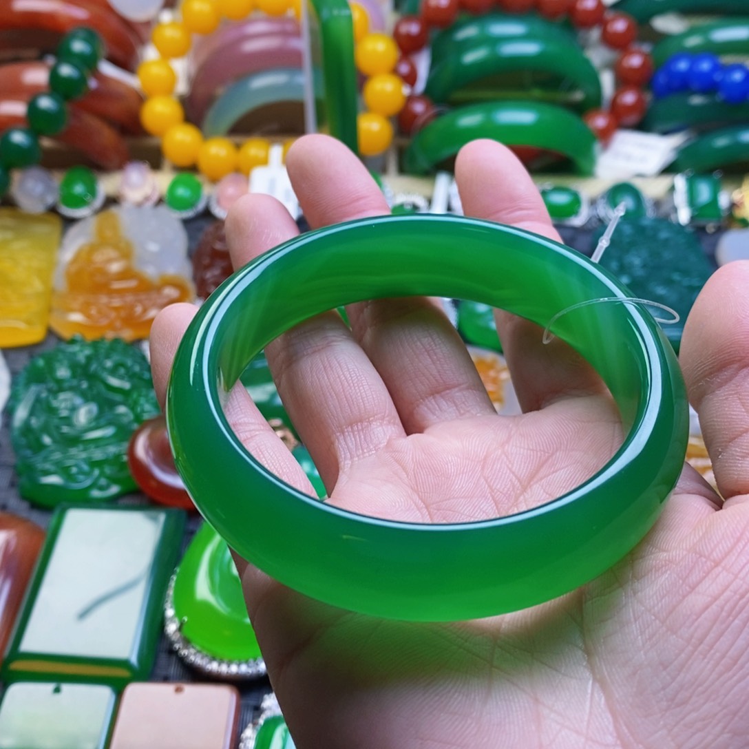 一***瘾玛瑙/玉髓未镶嵌手镯圈口63