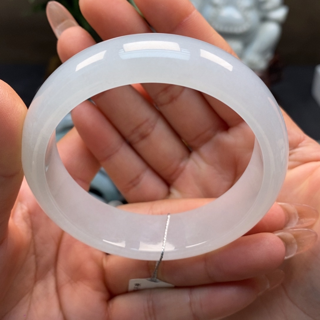 翡翠手镯未镶嵌天然