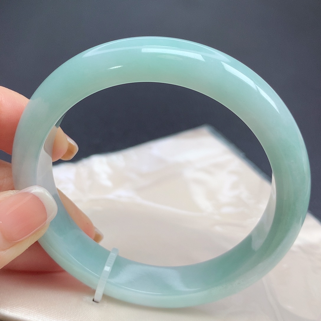 翡翠手镯未镶嵌20n n n n n n n n n n