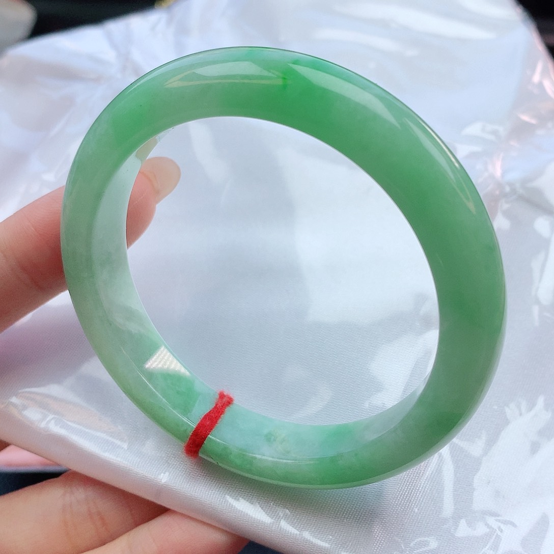 翡翠手镯未镶嵌53圈口882324