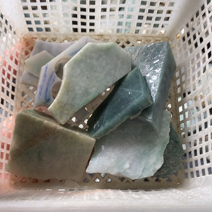 翡翠颈饰未镶嵌天然翡翠