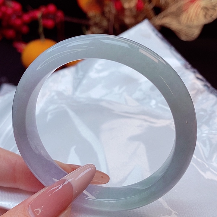 翡翠手镯未镶嵌55圈